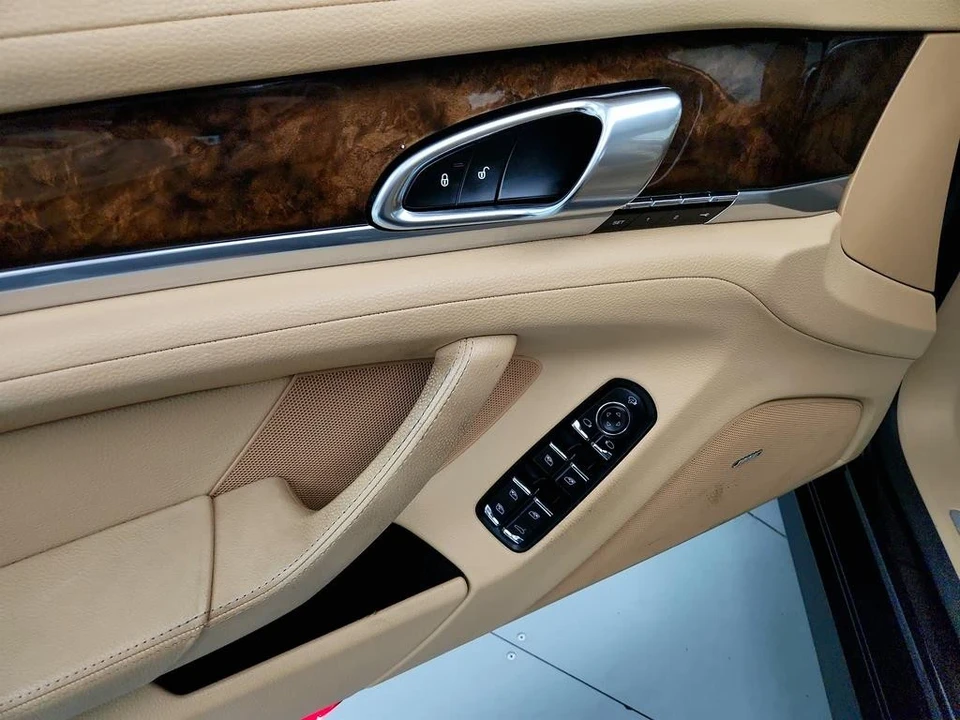 2015 Porsche 970 Panamera - Image 16 of 21