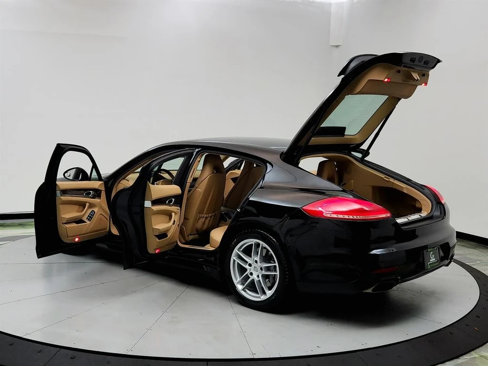 2015 Porsche 970 Panamera - Image 10 of 12