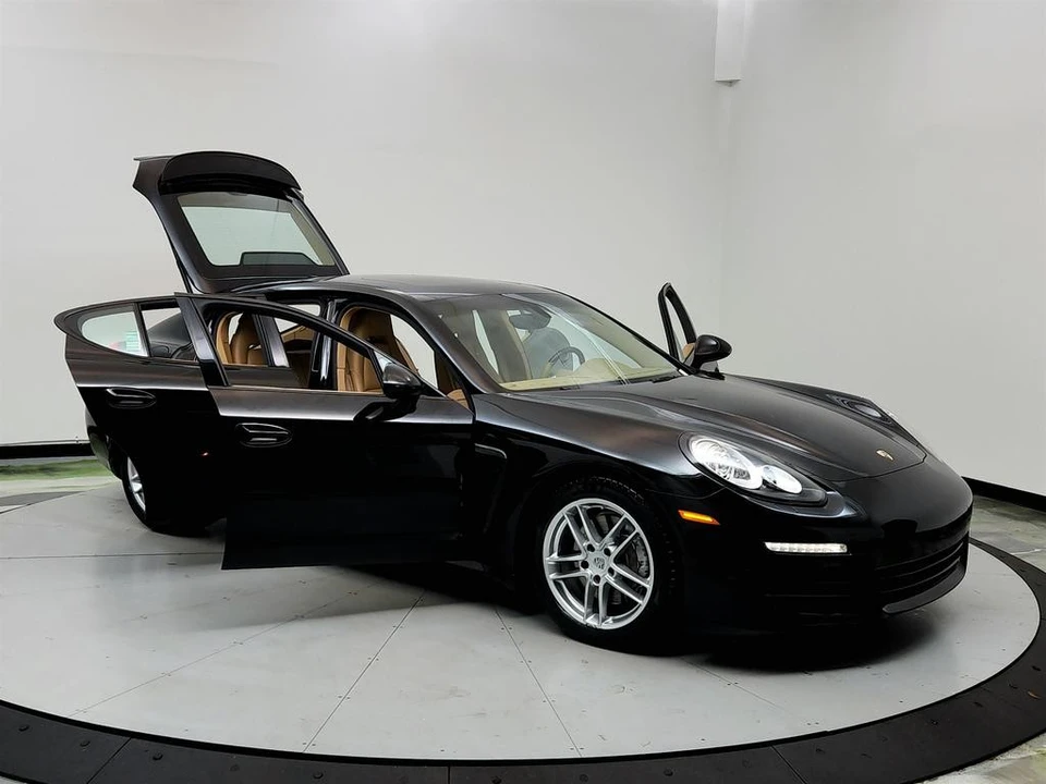 2015 Porsche 970 Panamera - Image 8 of 12