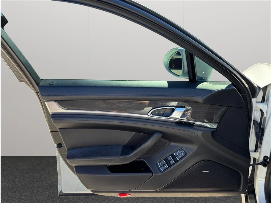 2015 Porsche 970 Panamera - Image 18 of 21