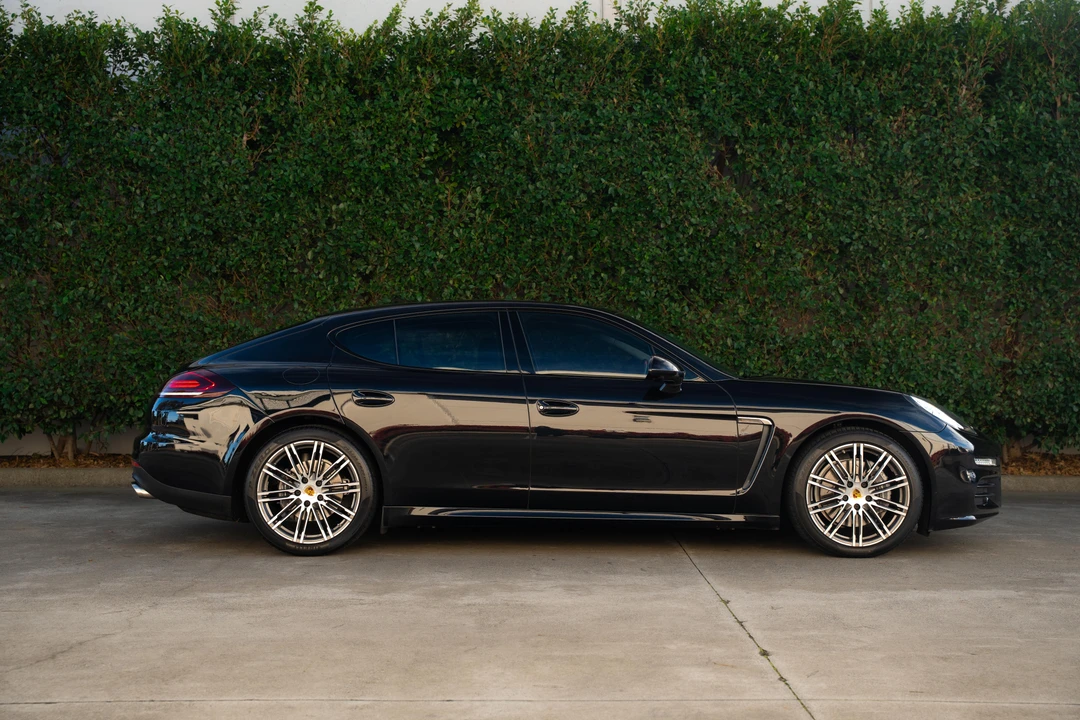 2015 Porsche 970 Panamera - Image 4 of 31