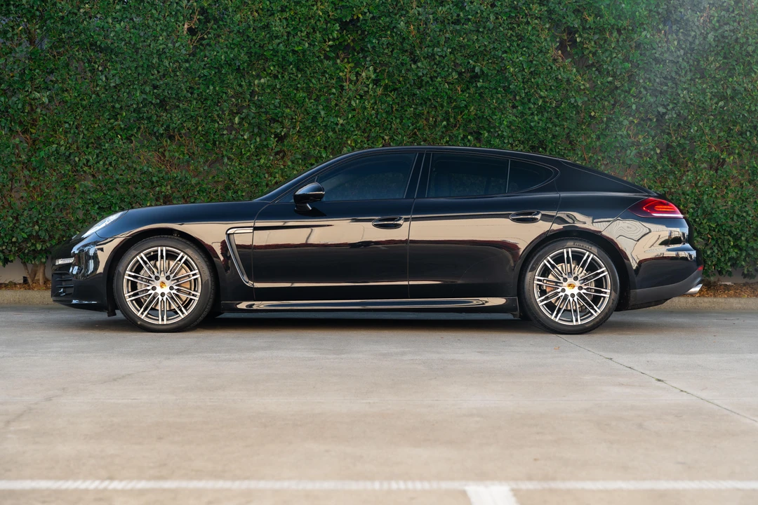2015 Porsche 970 Panamera - Image 8 of 31