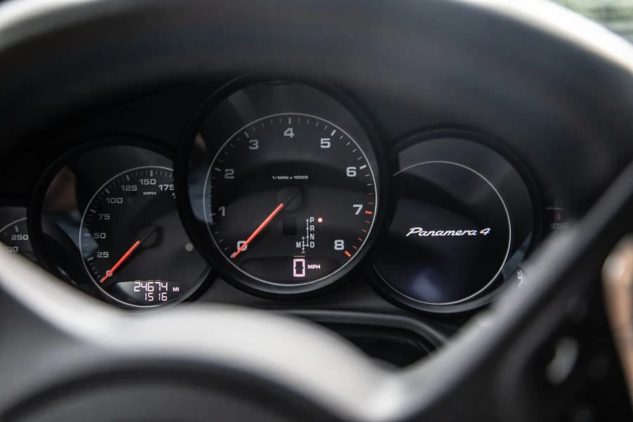 2015 Porsche 970 Panamera - Image 5 of 12
