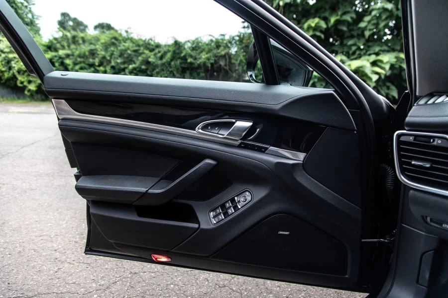 2015 Porsche 970 Panamera - Image 6 of 12
