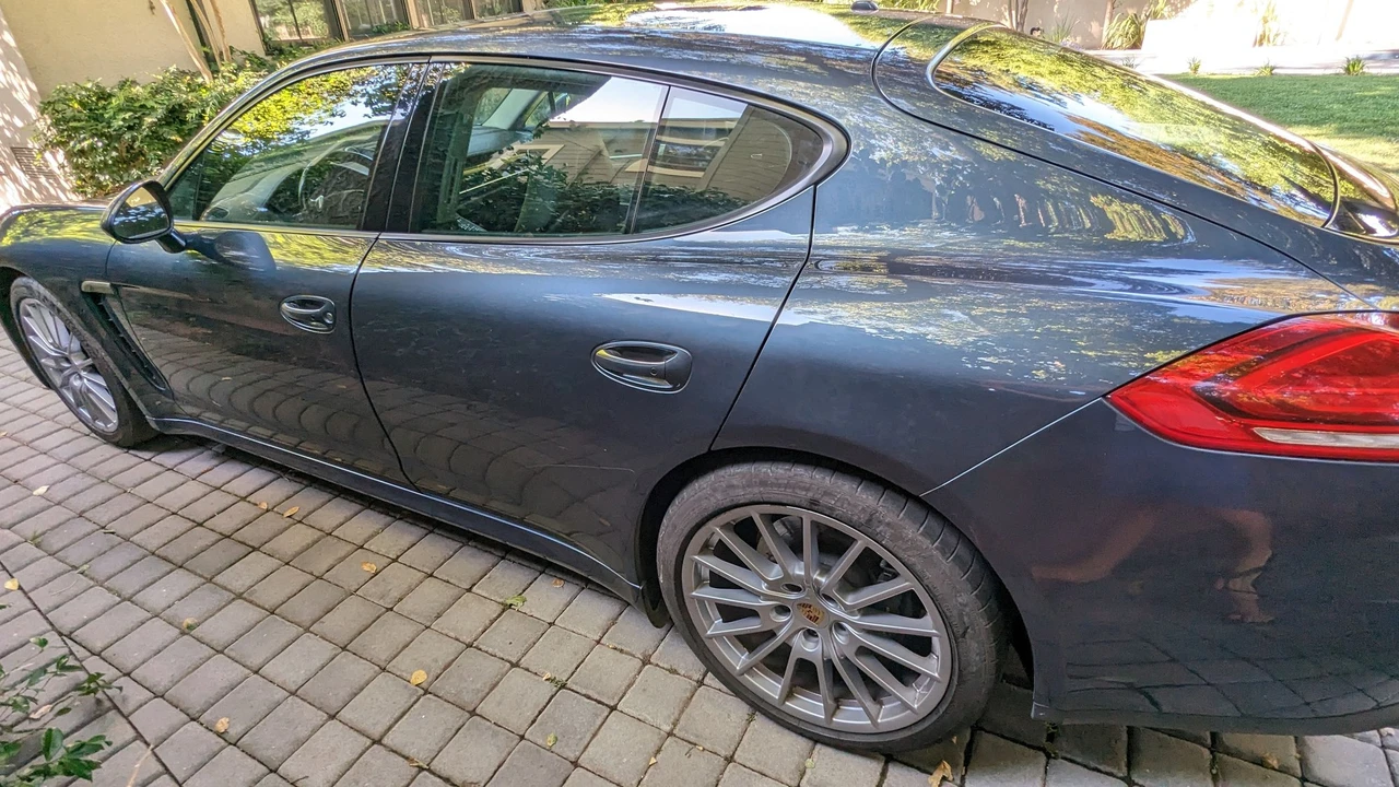 2015 Porsche 970 Panamera - Image 13 of 19