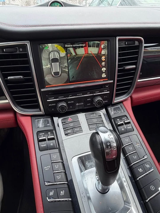 2015 Porsche 970 Panamera - Image 9 of 10