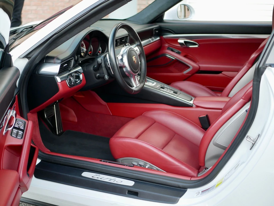 2015 Porsche 991 Turbo - Image 17 of 31