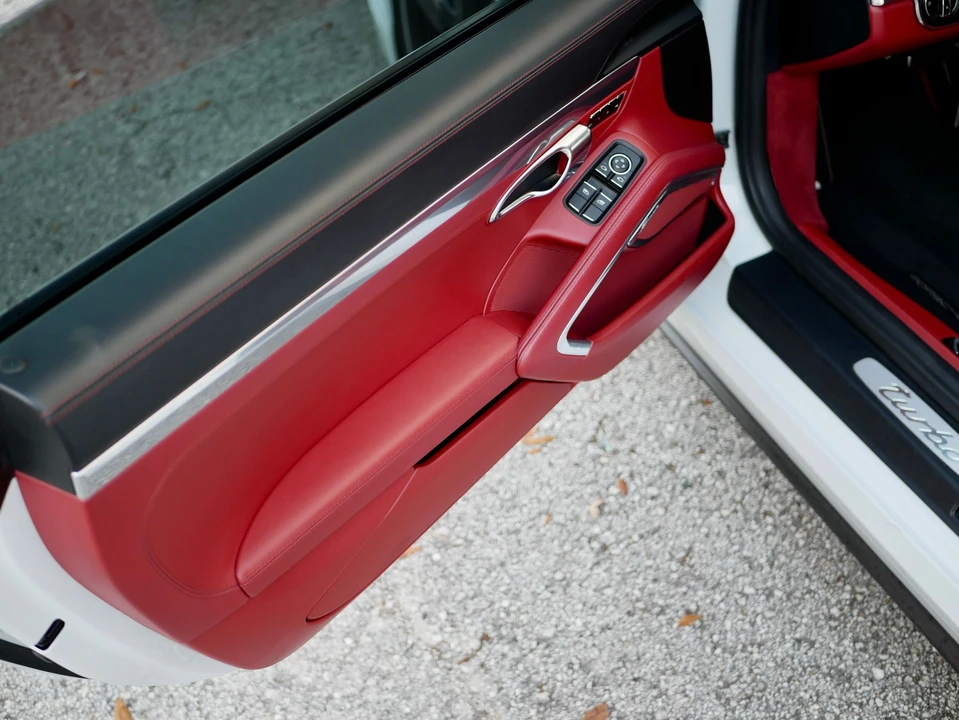 2015 Porsche 991 Turbo - Image 18 of 31