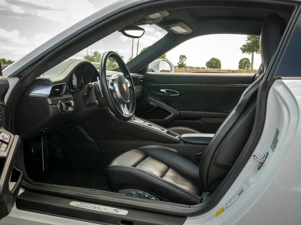 2015 Porsche 991 Turbo S - Image 17 of 19