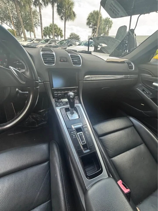 2015 Porsche 981 Boxster - Image 15 of 17