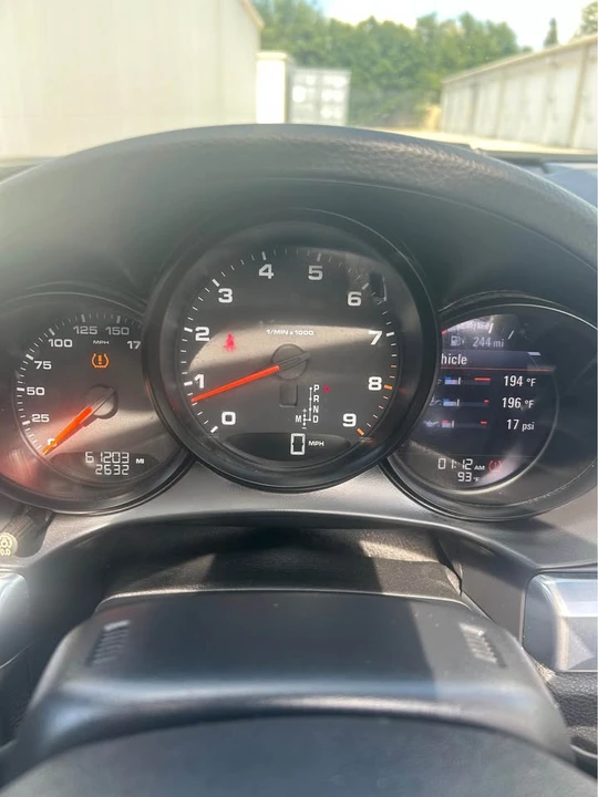 2015 Porsche 981 Boxster - Image 10 of 11