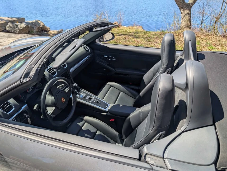 2015 Porsche 981 Boxster - Image 8 of 9