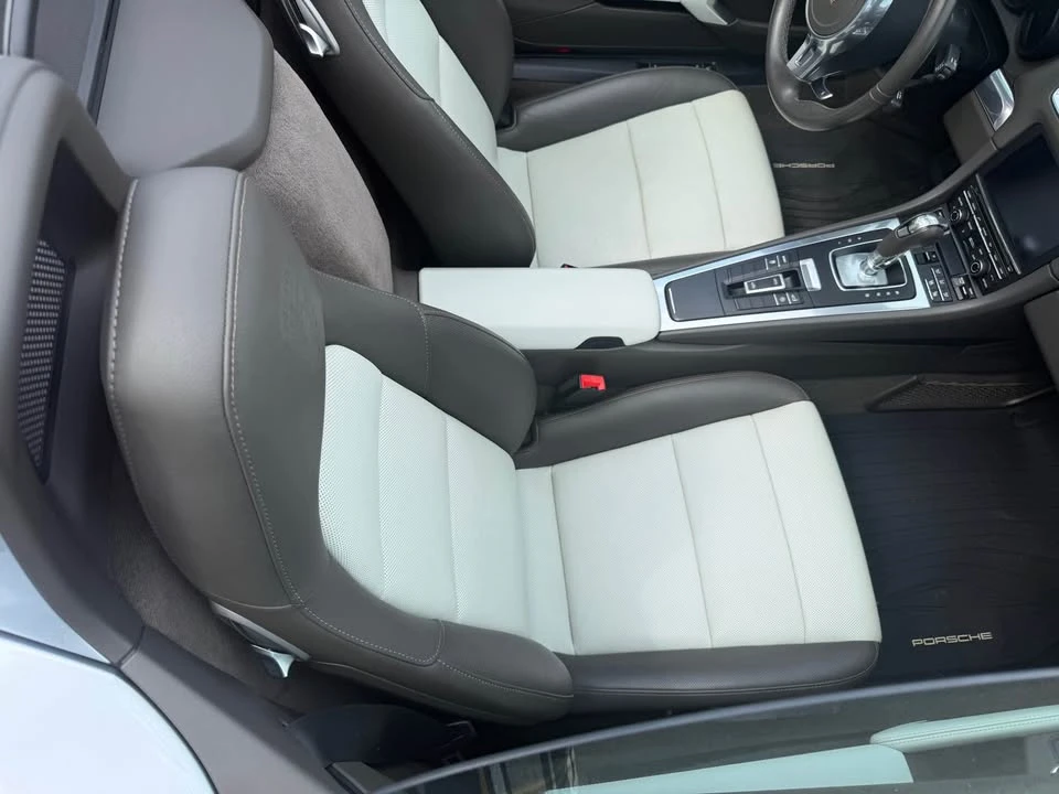 2015 Porsche 981 Boxster - Image 2 of 3