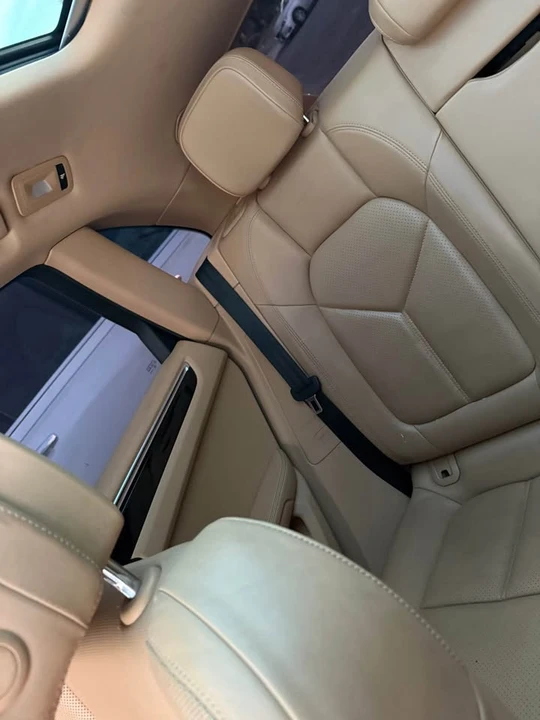 2015 Porsche Cayenne - Image 6 of 8