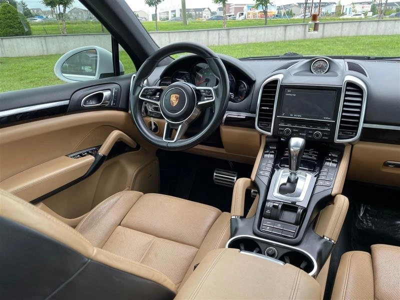 2015 Porsche 958 Cayenne - Image 10 of 19