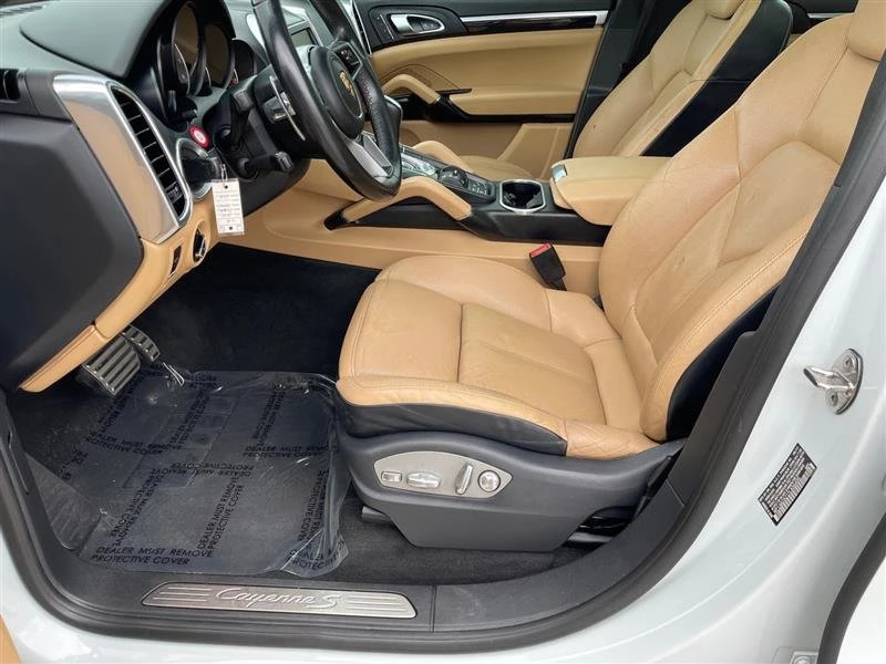2015 Porsche 958 Cayenne - Image 12 of 19