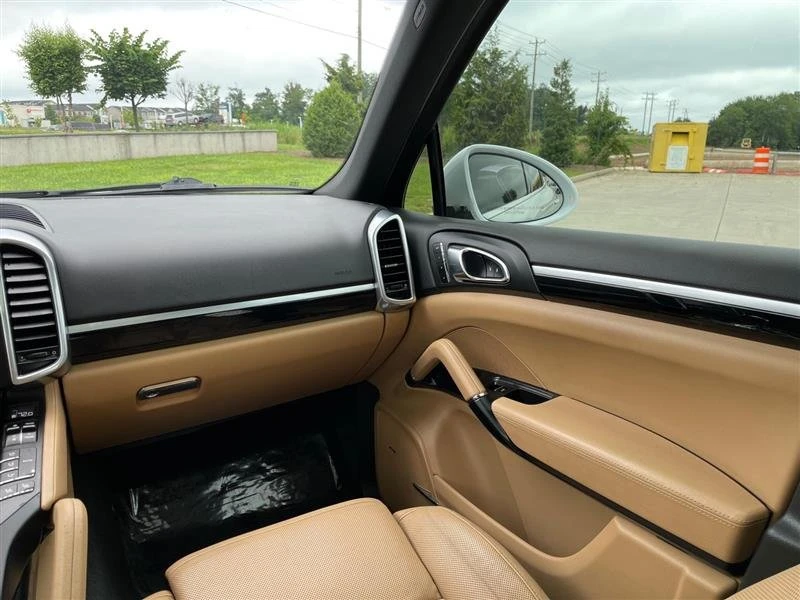 2015 Porsche 958 Cayenne - Image 11 of 19