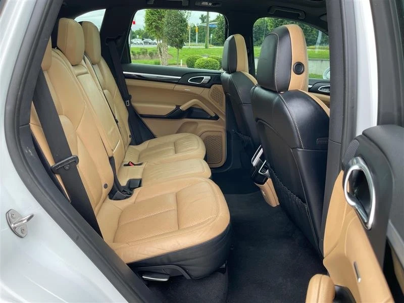 2015 Porsche 958 Cayenne - Image 14 of 19