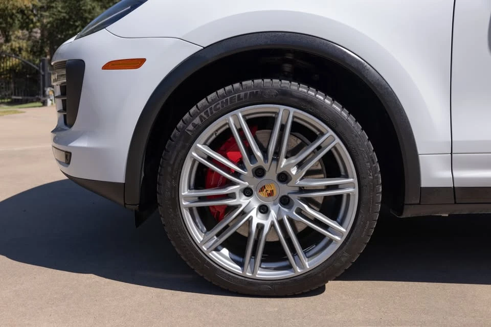 2015 Porsche 958 Cayenne - Image 11 of 21