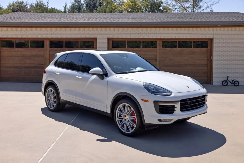 2015 Porsche 958 Cayenne - Image 2 of 21
