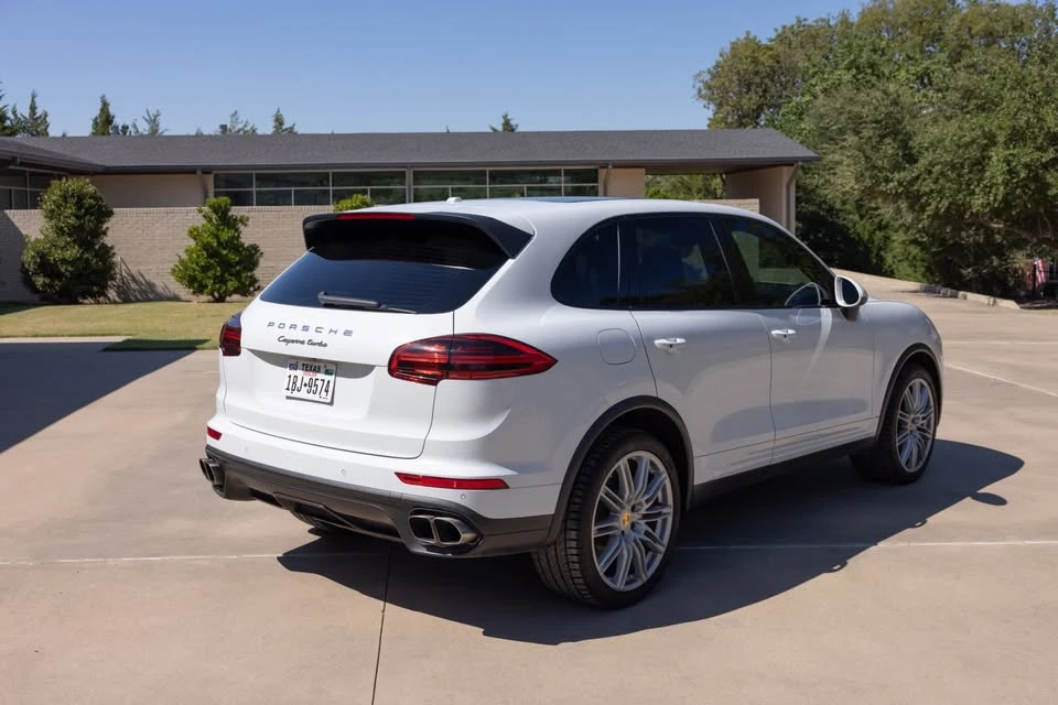 2015 Porsche 958 Cayenne - Image 9 of 21
