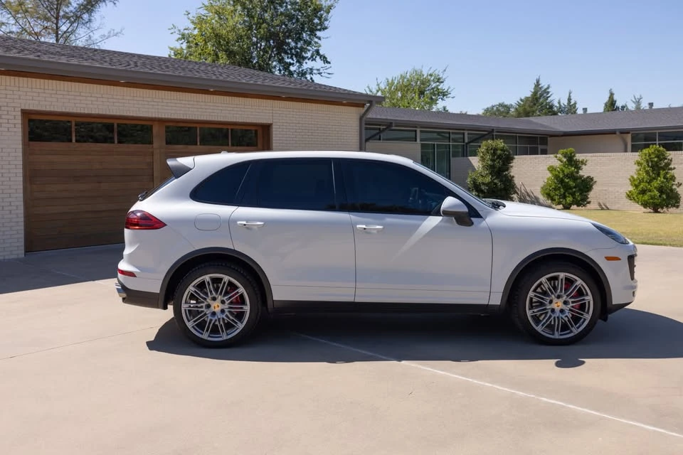 2015 Porsche 958 Cayenne - Image 10 of 21