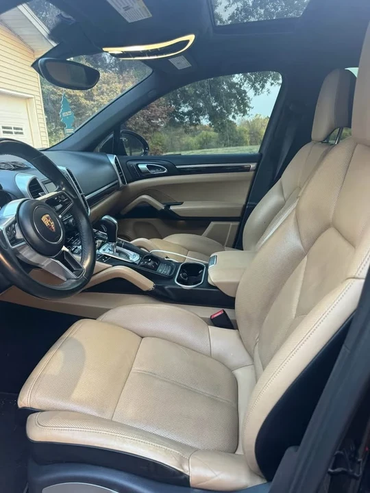 2015 Porsche 958 Cayenne - Image 3 of 4