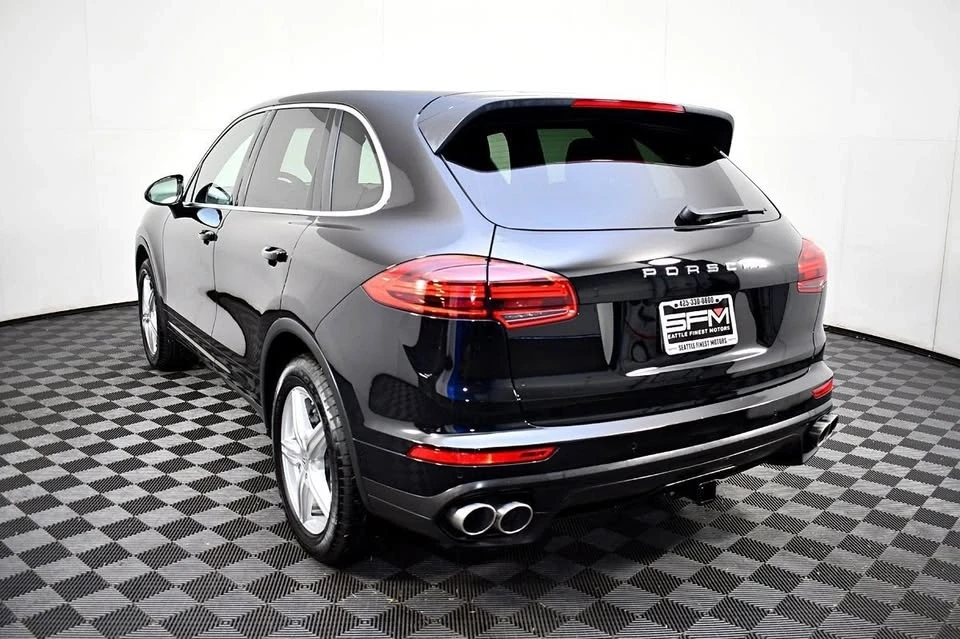 2015 Porsche 958 Cayenne - Image 10 of 20