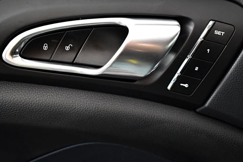 2015 Porsche 958 Cayenne - Image 18 of 20