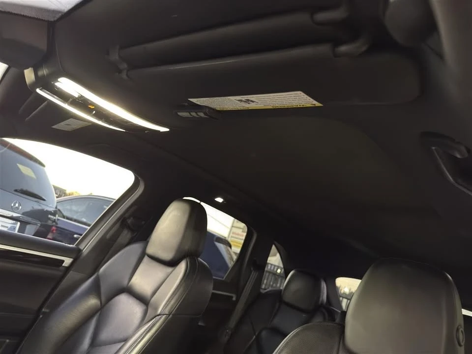 2015 Porsche 958 Cayenne - Image 9 of 12