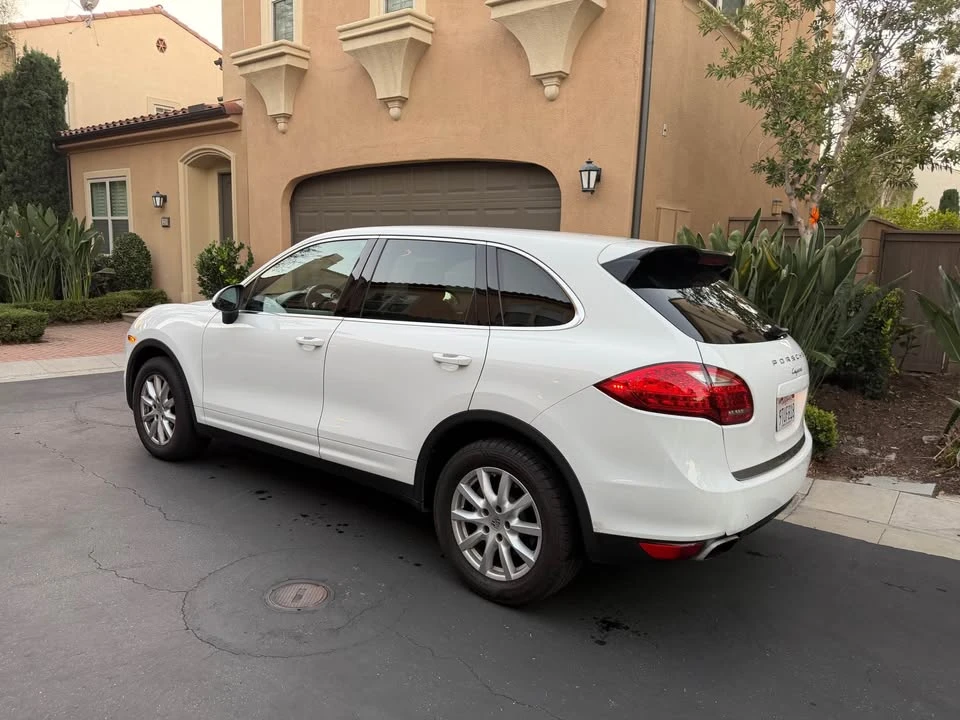 2015 Porsche 958 Cayenne - Image 6 of 19