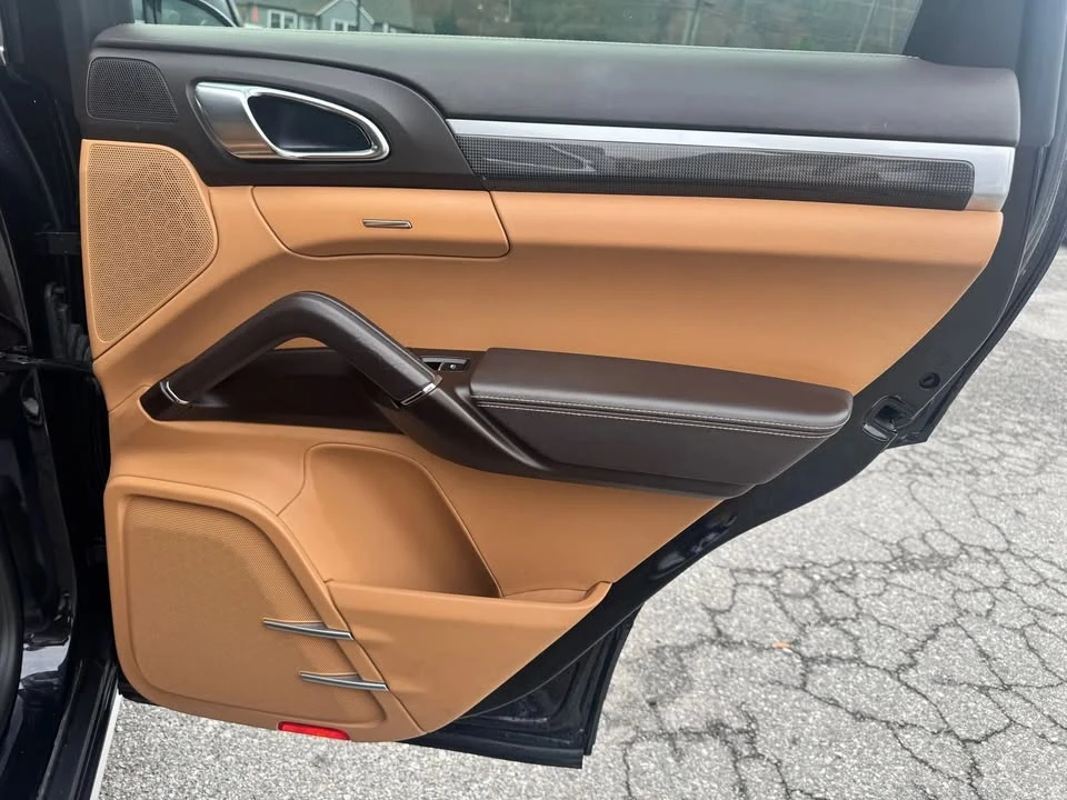 2015 Porsche 958 Cayenne - Image 17 of 20