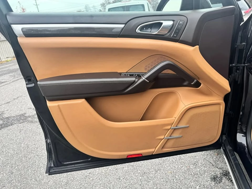 2015 Porsche 958 Cayenne - Image 9 of 20