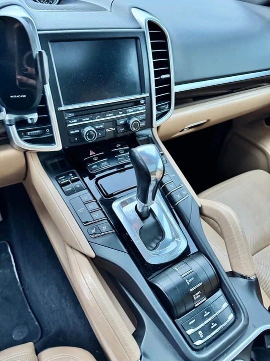 2015 Porsche 958 Cayenne - Image 5 of 9