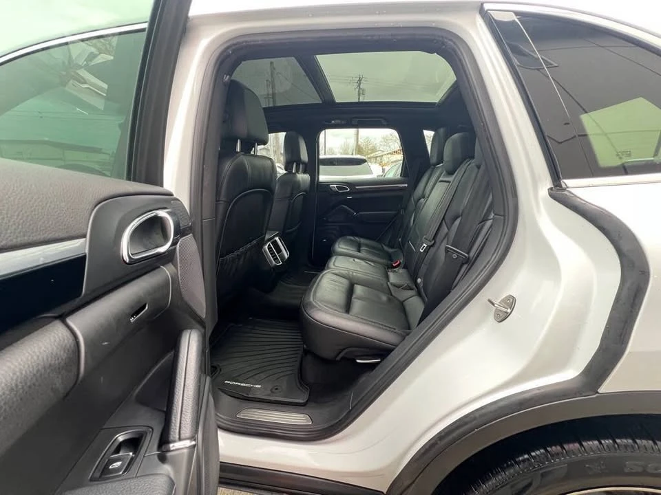 2015 Porsche 958 Cayenne - Image 10 of 20