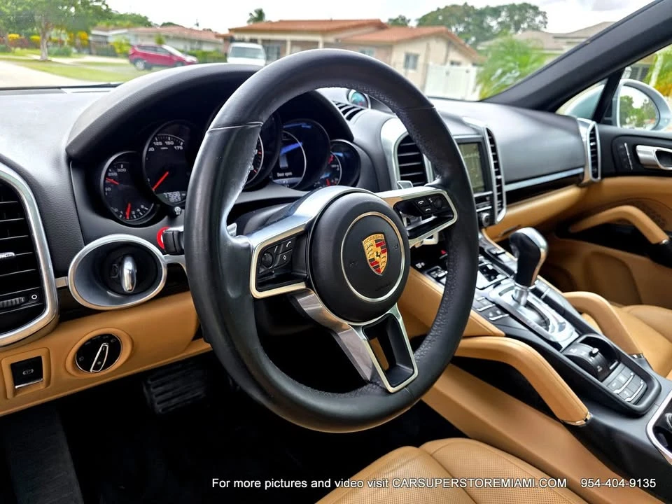 2015 Porsche 958 Cayenne - Image 9 of 20
