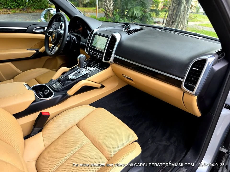 2015 Porsche 958 Cayenne - Image 17 of 20