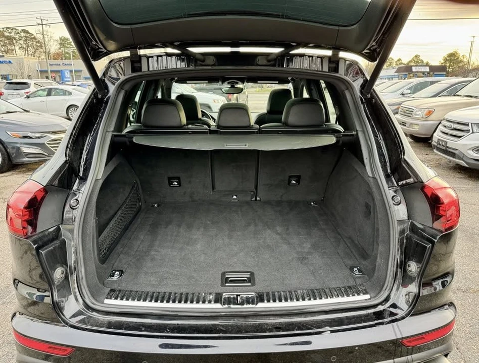 2015 Porsche 958 Cayenne - Image 10 of 15