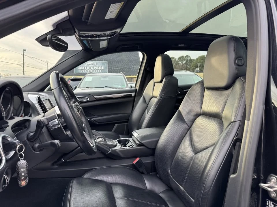 2015 Porsche 958 Cayenne - Image 7 of 15