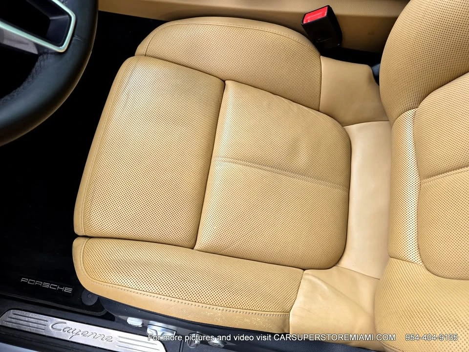 2015 Porsche 958 Cayenne - Image 13 of 20