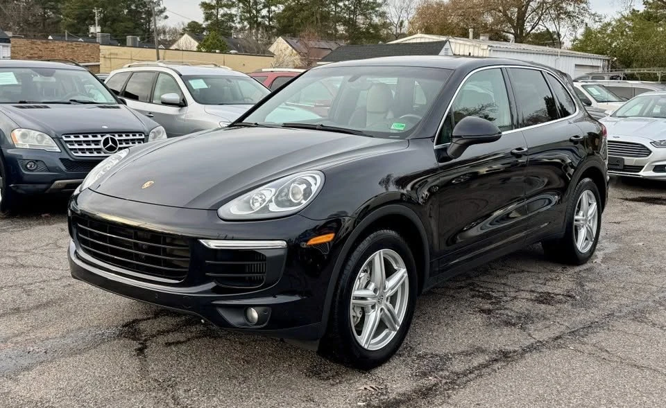 2015 Porsche 958 Cayenne - Image 2 of 15
