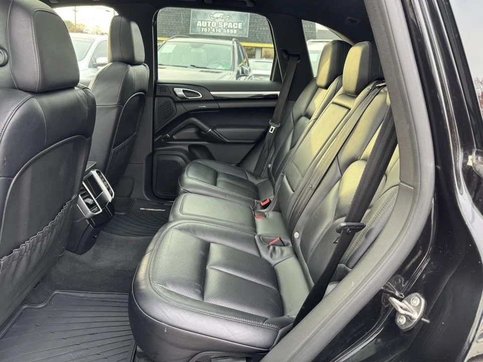 2015 Porsche 958 Cayenne - Image 8 of 15