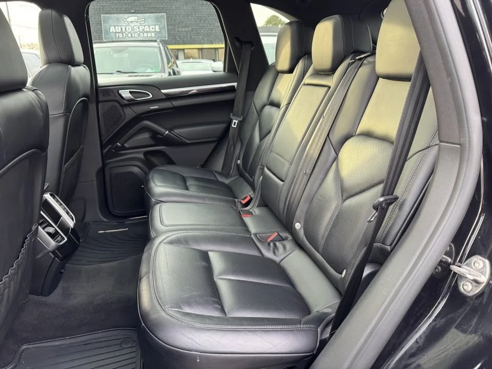 2015 Porsche 958 Cayenne - Image 9 of 15