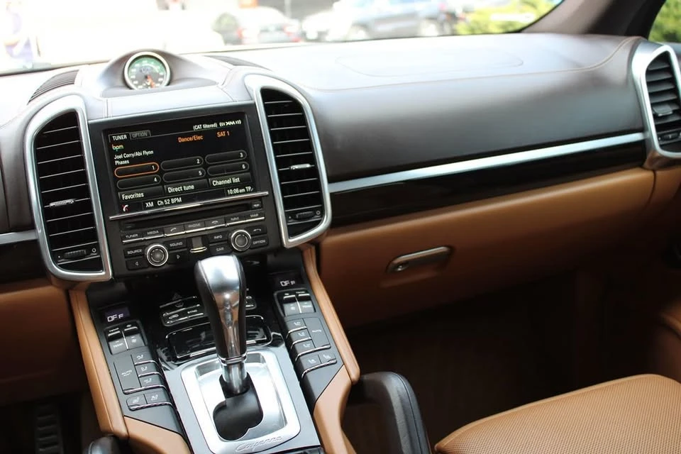 2015 Porsche 958 Cayenne S - Image 15 of 20