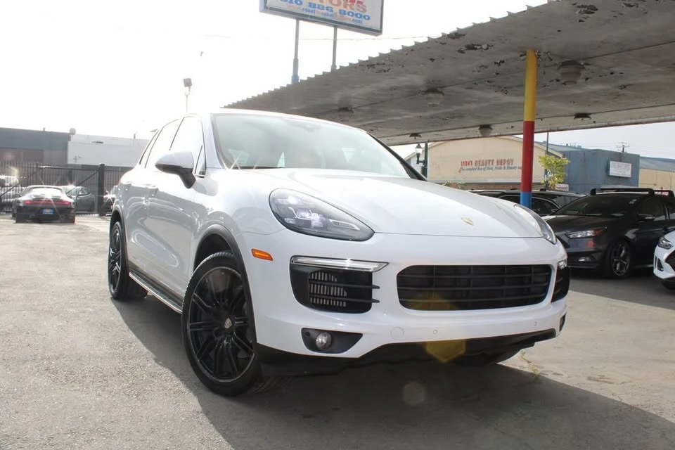2015 Porsche 958 Cayenne S - Image 3 of 20