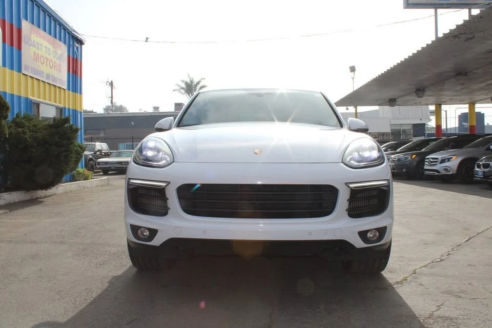 2015 Porsche 958 Cayenne S - Image 2 of 20