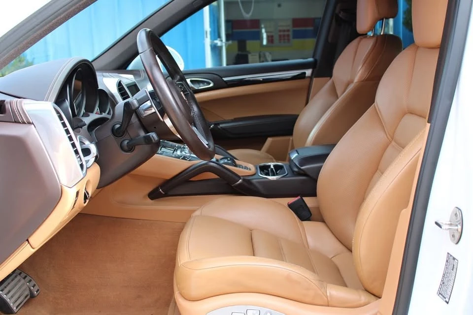 2015 Porsche 958 Cayenne S - Image 7 of 20