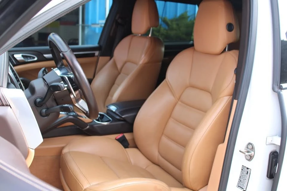 2015 Porsche 958 Cayenne S - Image 9 of 20