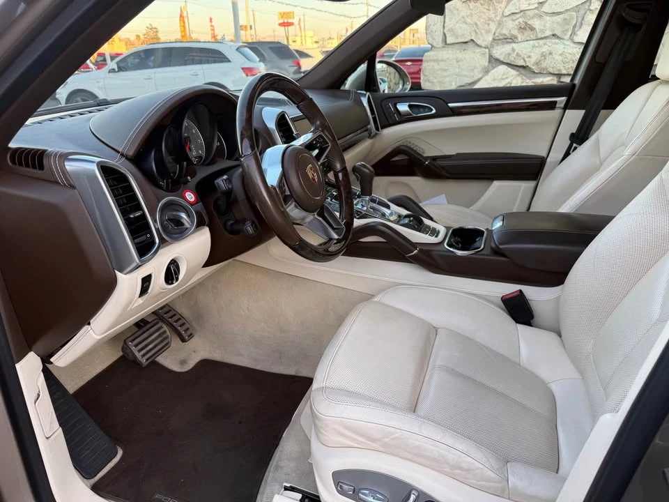 2015 Porsche 958 Cayenne - Image 12 of 15