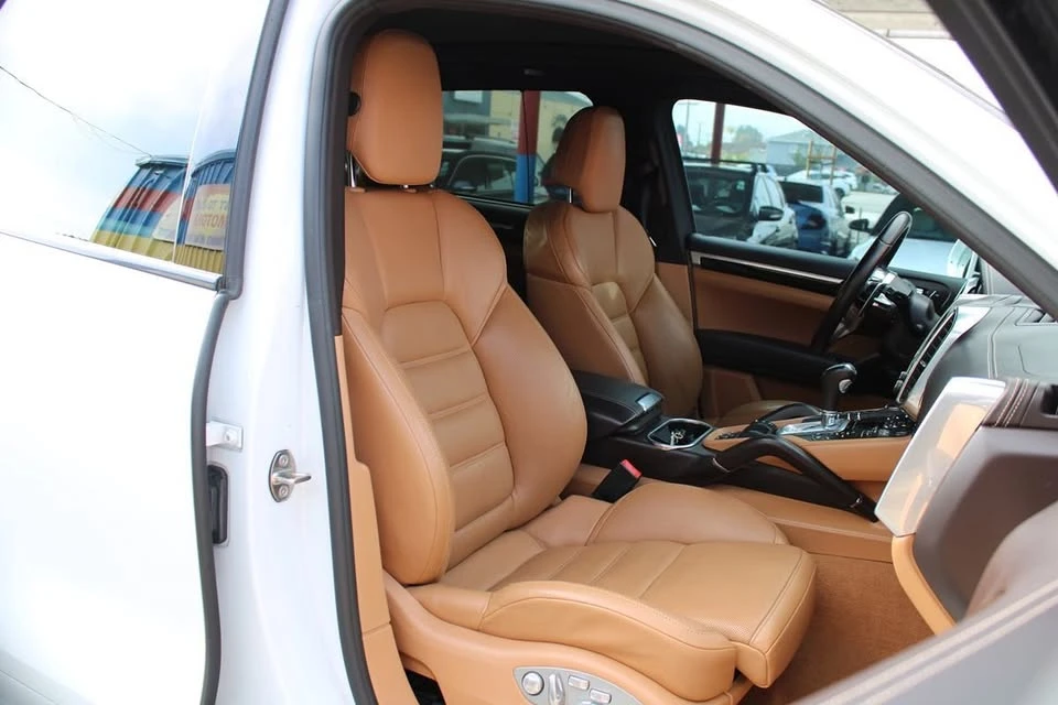 2015 Porsche 958 Cayenne S - Image 12 of 20